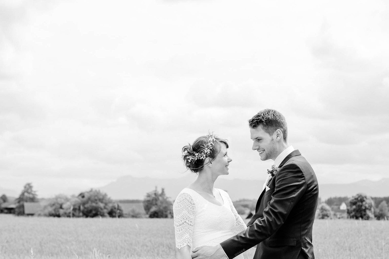 Hocheitsfotos in der Natur in schwarz weiß