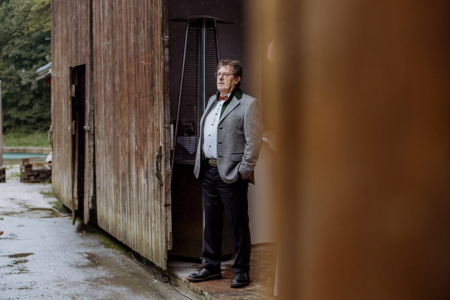 Gast wartet auf die Hochzeitsfeier