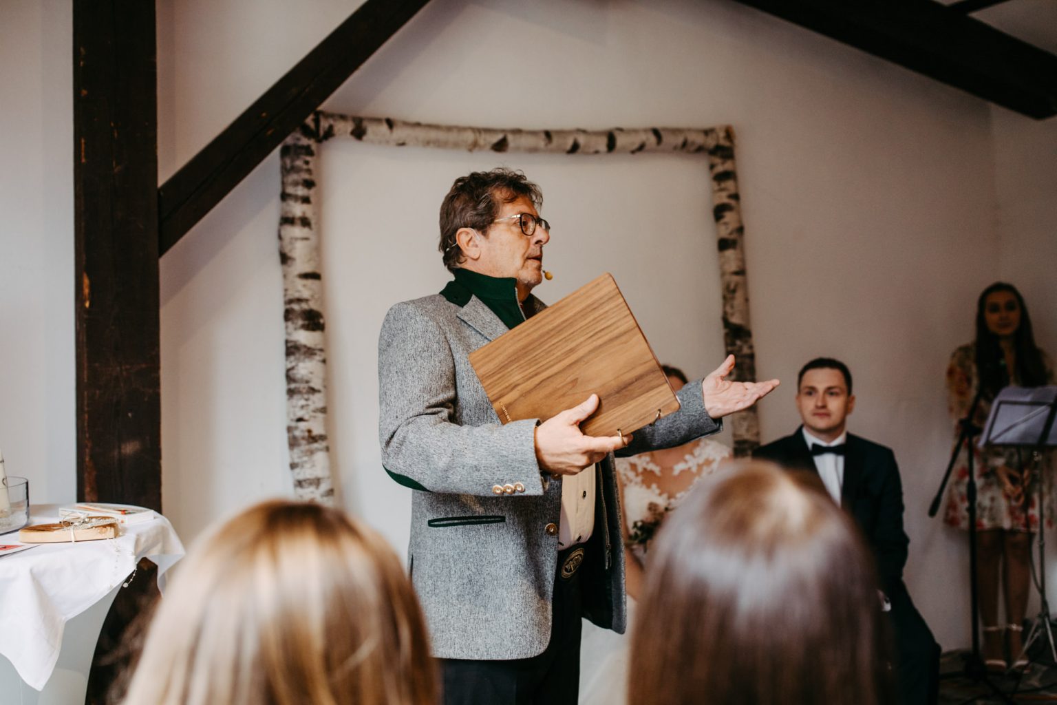 Trauung auf der Hütte in der Nähe von Garmisch