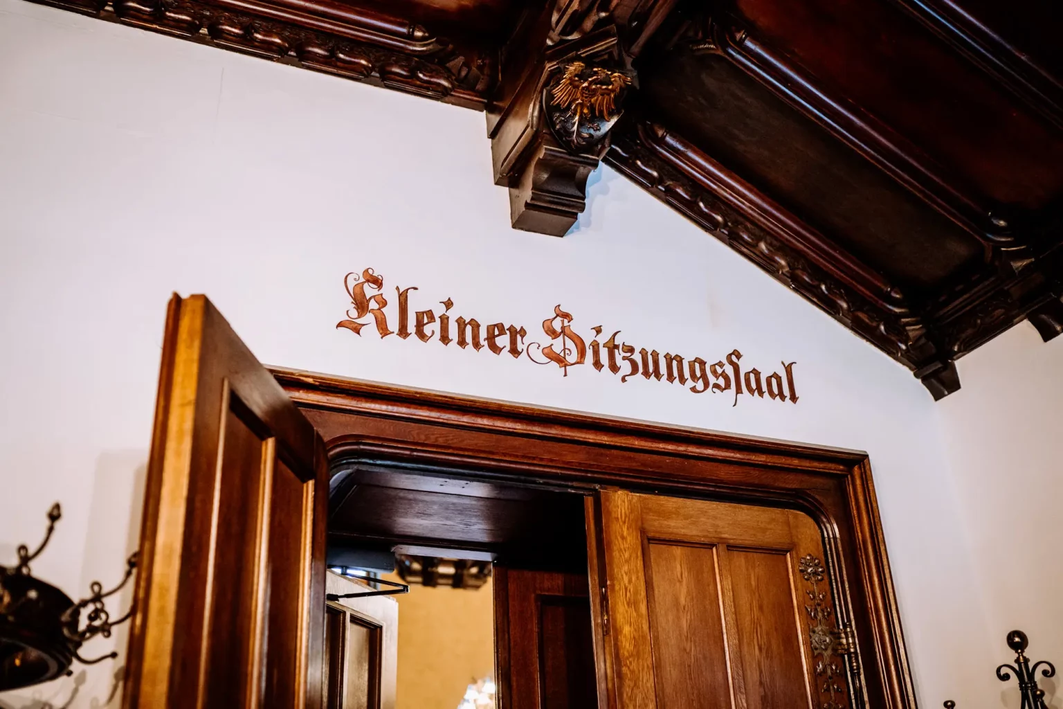Foto vom kleinen Sitzungssaal im Münchner Rathaus
