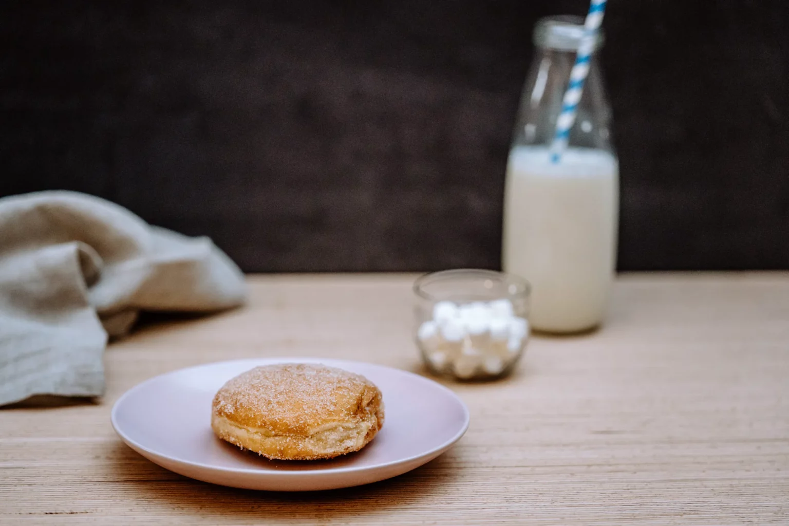 Produktfotos mit Accessoires und Deko für eine Donutkette in Berlin