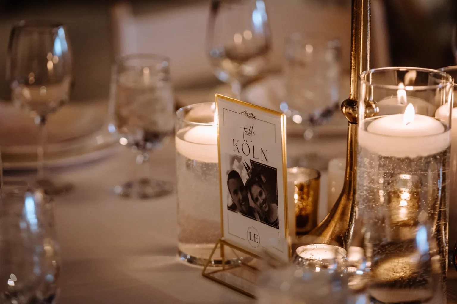 Tischdeko für das Abendessen