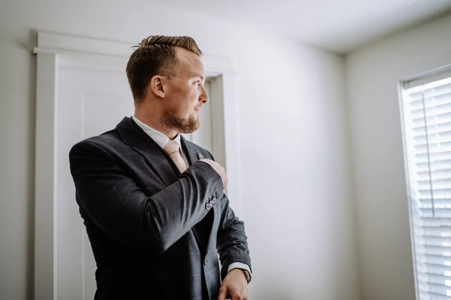 Getting Ready - Detailfotos vom Bräutigam